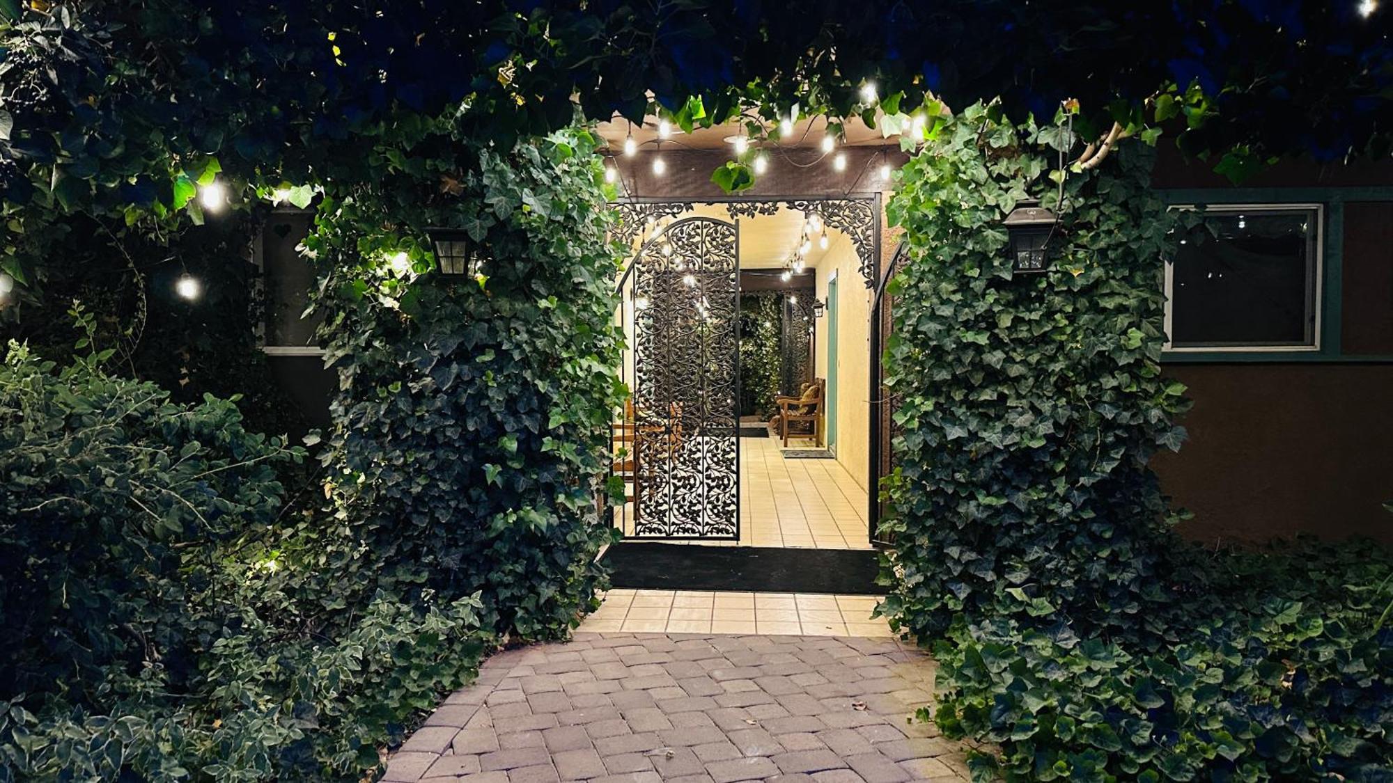 Lantern Light Inn - Romantic Getaway (Adults Only) Седона Екстериор снимка