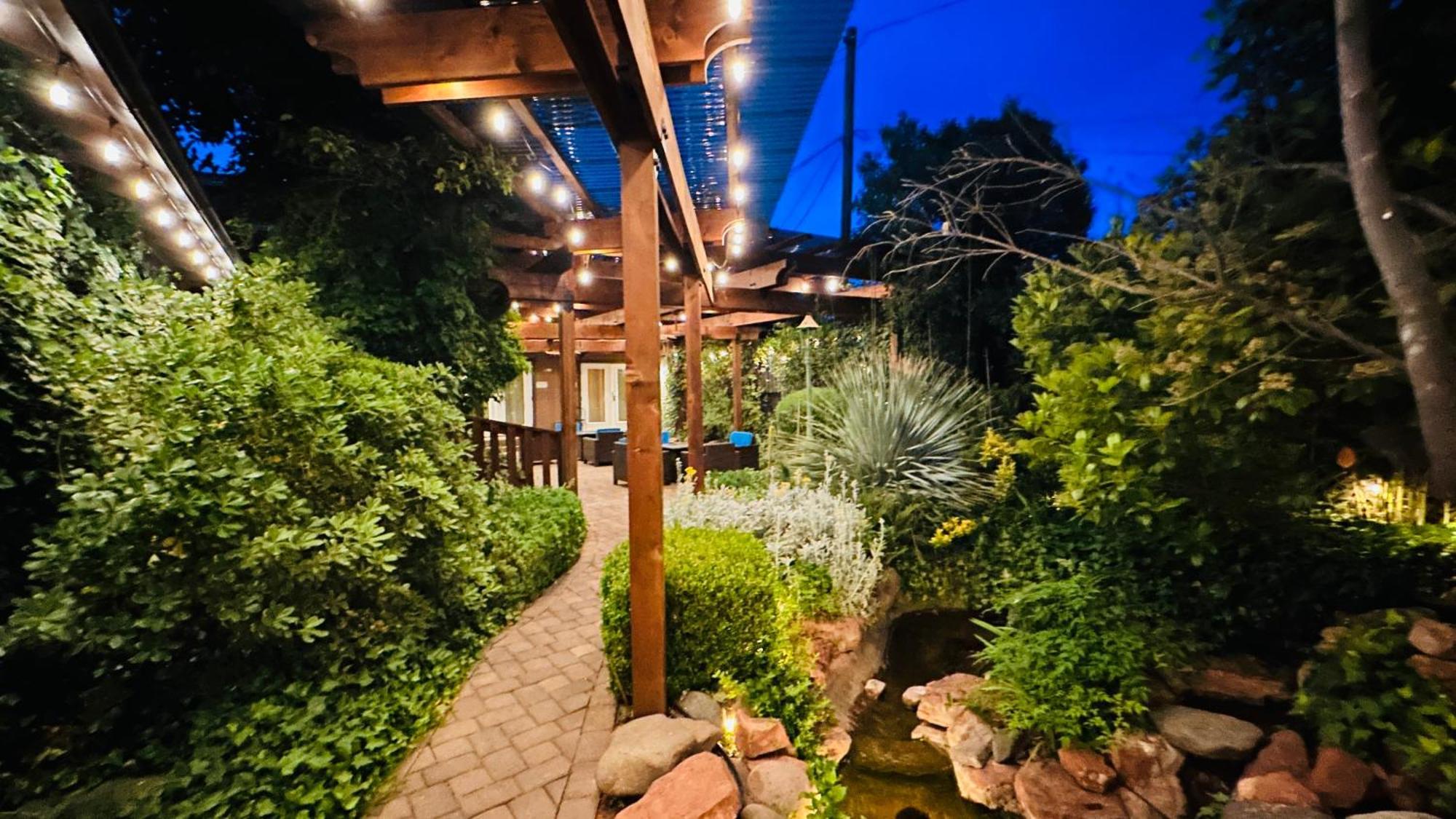 Lantern Light Inn - Romantic Getaway (Adults Only) Седона Екстериор снимка